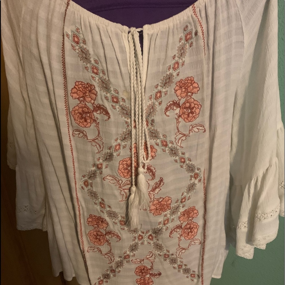 Super cute Boho Tamara peasant top originally from Dillards